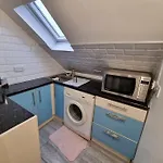 Studio Flat, Heathrow, Free Parking, Netflix